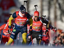 11 01 2026 thueringen oberhof biathlon weltcup staffel 4 x 7 5 km maenner philipp nawrath r aus deutschland in aktion hinter martin ponsiluoma m aus schweden