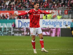 2 bundesliga 1 fc kaiserslautern hannover 96 am 18 01 2026 im fritz walter stadion in kaiserslautern torjubel nach dem tor zum celebrating the goal celebrate 1 1 durch ivan prtajin 1