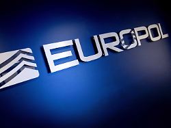 2025 01 24 15 36 32 den haag das logo von europol das europa ische zentrum fa r polizeiliche zusammenarbeit feiert sein 25 ja hriges bestehen