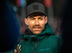 29 12 2025 vierschanzentournee skispringen deutschland oberstdorf 29 12 2025 skispringen vierschanzentournee maenner sven hannawald experte ard sportschau ehemaliger vierschanzentournee gewinner 1