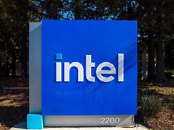 archiv 02 10 2024 usa santa clara das logo von intel ist am hauptquartier des chipkonzerns zu sehen