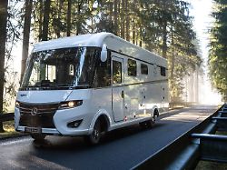 als letzte hommage an luxus und autarkie schickt frankia eine final edition seines komfortmobils platin auf die reise