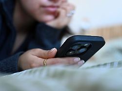 auch in grossbritannien wird ueber ein social media verbot diskutiert