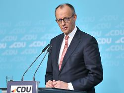 berlin deutschland konrad adenauer haus pressekonferenz in der cdu bundesgeschaeftsstelle bundeskanzler friedrich merz cdu