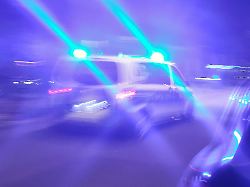 berlin deutschland polizeiauto im einsatz