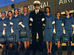 catch me if you can catch me if you can usa 2002 regie steven spielberg leonardo di caprio key uniform pilot stewardess panam