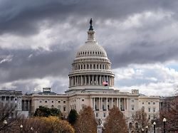 das kapitol sitz des us kongresses nachdem sich das repraesentantenhaus und der senat fuer dieses jahr vertagt haben