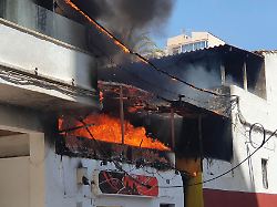 das restaurant why not in der naehe des ballermanns steht am 20 mai 2022 in flammen