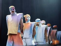 deichkind live beim 15 open r festival in der almased arena auf dem albrecht thaer gelaende uelzen 28 06