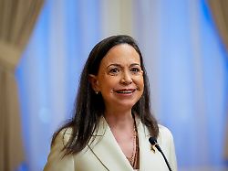 die friedensnobelpreistraegerin maria corina machado besucht das storting die neue friedensnobelpreistraegerin maria corina machado ist stunden nach der offiziellen preisverleihung in oslo eingetroffen