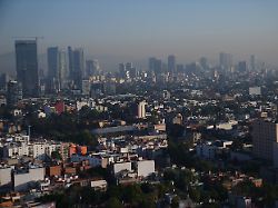 ein blick auf mexiko stadt nach einem erdbeben der staerke 6 5 das in der region acapulco seinen ursprung hatte