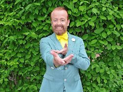 entertainment bilder des tages zdf fernsehgarten saenger ross antony waehrend der zdf unterhaltungsshow fernsehgarten am 04 05 2025 in mainz