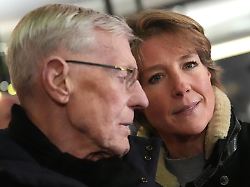 eugen block vater von christina block r und gruender der steakhauskette block house steht mit seiner tochter waehrend des neujahrsempfangs der block gruppe im hotel grand elysee 1