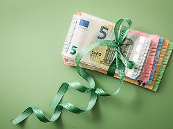 geldgeschenk erhalten in den meisten faellen interessiert das finanzamt das nicht sofern der wert in einem gewissen rahmen bleibt