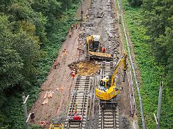 generalsanierung hamburg berlin ausbau und verladung der festen fahrbahn bei wittenberge am 17 09