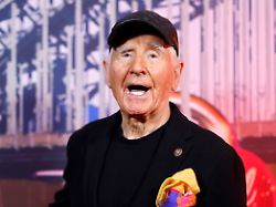 geschaeftsmann frederic prinz von anhalt bei der neuauflage des kult musical himmel und koelle in der volksbuehne am rudolfplatz koeln 28 10