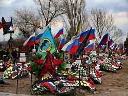 graeber russischer soldaten die in der ukraine getoetet wurden auf einem friedhof in der russischen region wolgograd