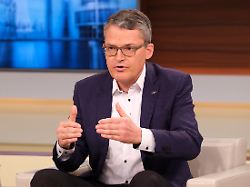 handout roderich kiesewetter cdu nimmt an der ard talksendung anne will zum thema groessere nato mehr waffen die richtige antwort auf putins krieg teil