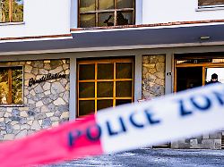 hunderte menschen hatten in der bar silvester gefeiert