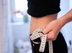 illustration 06 04 2022 berlin viele menschen die an einer essstoerung leiden lehnen zunaechst hilfe ab wichtig ist zu erkennen dass man krank ist