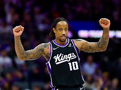 jan 14 2026 sacramento california usa sacramento kings guard demar derozan 10 celebrates after a basket during the third quarter against the new york knicks at golden 1 center