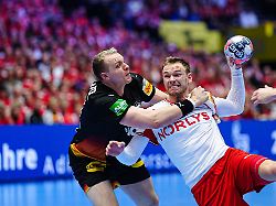 justus fischer deutschland 54 mathias gidsel daenemark 19 den deutschland vs daenemark handball ehf europameisterschaft 2026 hauptrunde spieltag 3 26 01