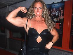 k19158hmc scary movie premiere at loews kips bay theatre nyc 06 21 2000 jayne trcka