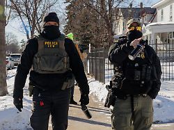 minnesota united states january 28 us immigration and customs enforcement ice agents continue to conduct immigration enforcement operations in minneapolis minnesota us on january 28 2026