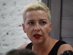 maria kolesnikowa oppositionspolitikerin in belarus spricht waehrend einer pressekonferenz der opposition