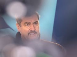 markus soeder vorsitzender der csu und ministerpraesident von bayern gibt ein pressestatement zum auftakt der winterklausur der csu landesgruppe im bundestag im kloster seeon