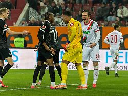 michael gregoritsch 38 fc augsburg frustriert fc augsburg vs sc freiburg fussball maenner bundesliga saison 2025 2026 rueckrunde 18 spieltag 18 01