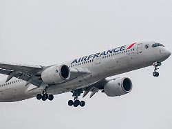 photo arnaud beinat maxppp 2025 12 22 roissy charles de gaulle airport val doise ile de france france airbus a350 900 pointe a pitre from air france klm group