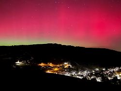 polarlichter leuchten ueber baden wuerttemberg