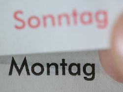 seit 1976 gilt in deutschland der montag als erster tag der woche bis dahin war es der sonntag