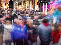 sind sie auch arm an zeit zeitarmut entsteht unter anderem durch das gefuehl immer etwas produktives tun zu muessen die folge stress fuer koerper und seele