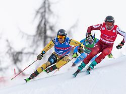 ski freestyle weltcup ski cross maenner finale der deutsche tim hronek l r der italiener dominik zuech und der oesterreicher johannes aujesky in aktion waehrend des 1 8 finales