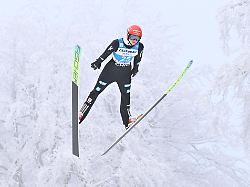 ski nordisch skispringen weltcup grossschanze qualifikation maenner karl geiger deutschland befindet sich in der flugphase