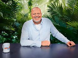 stefan raab die verwendung des sendungsbezogenen materials ist nur mit dem hinweis und verlinkung auf rtl gestattet