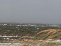 stuermisches wetter soll am wochenende unter anderem auf norderney fuer eine sturmflut sorgen