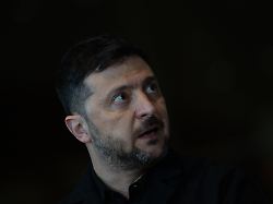 wolodymyr selenskyj praesident ukraine waehrend der gemeinsamen pressekonferenz im bundeskanzleramt