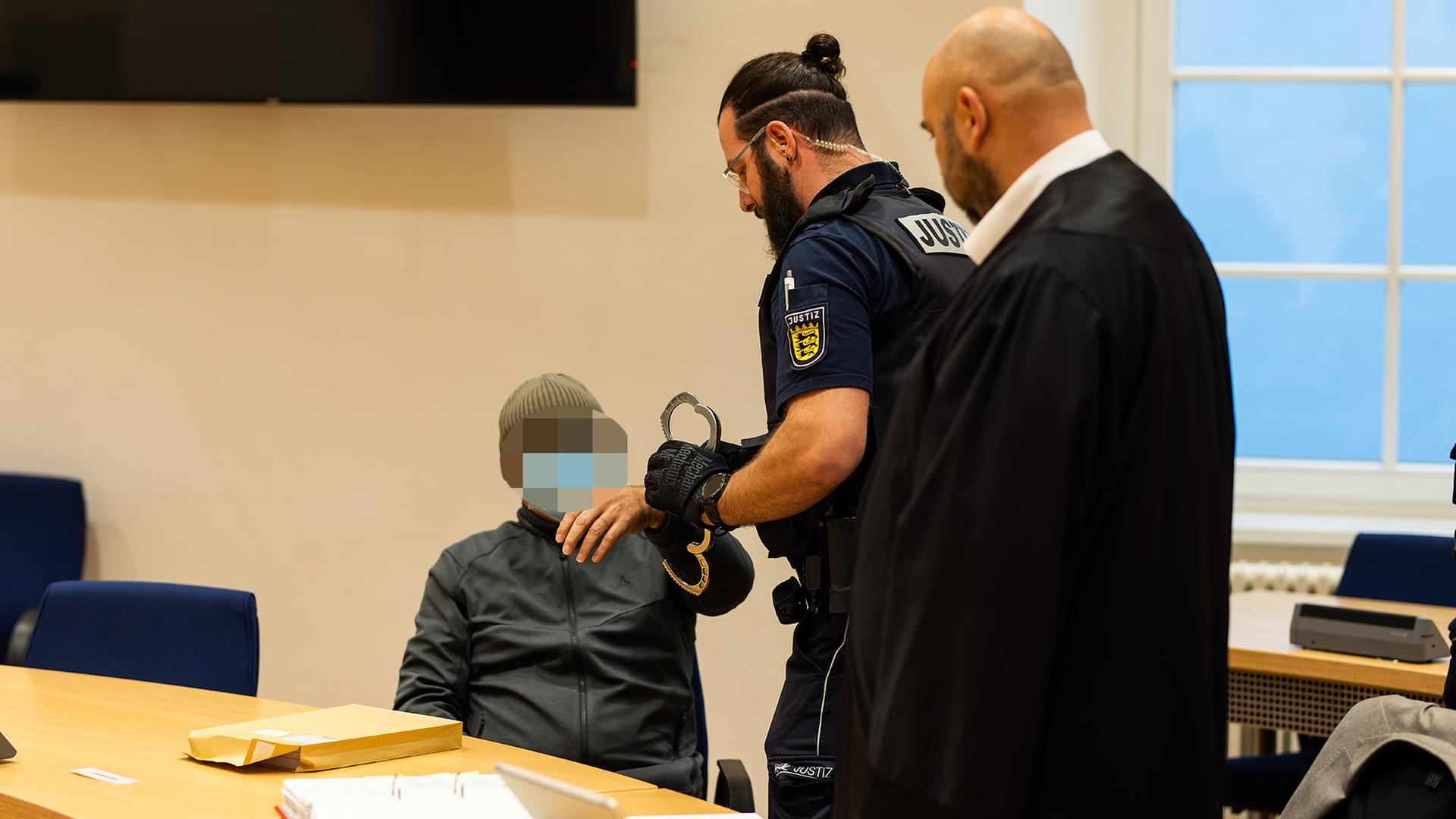 angeklagter gerichtssaal 102