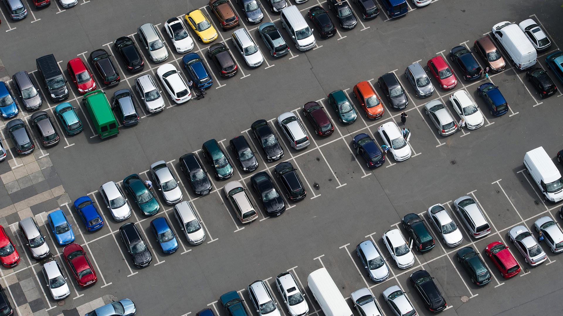 fahrzeuge parkplatz 100