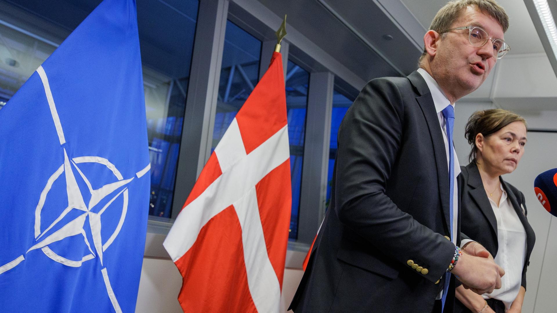 groenland nato mission troels lund poulsen vivian motzfeldt 100