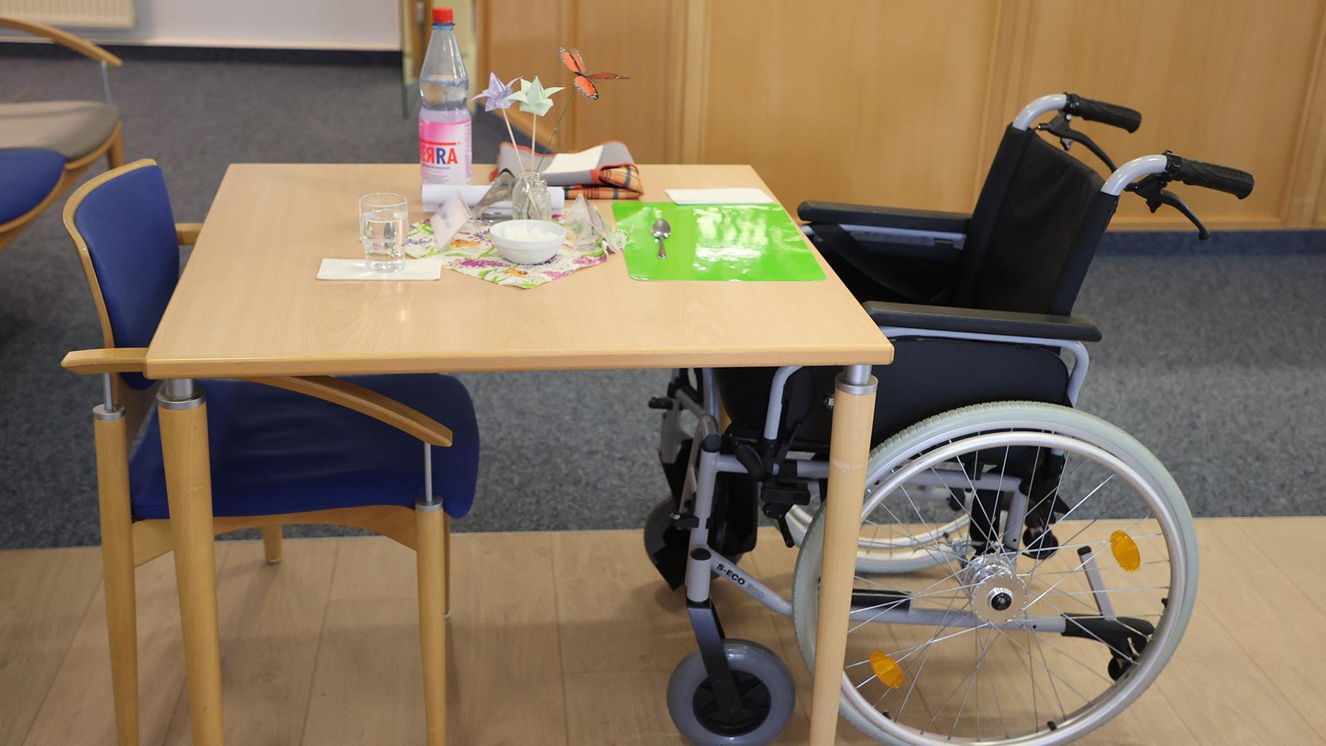 pflegeheim stuhl 101