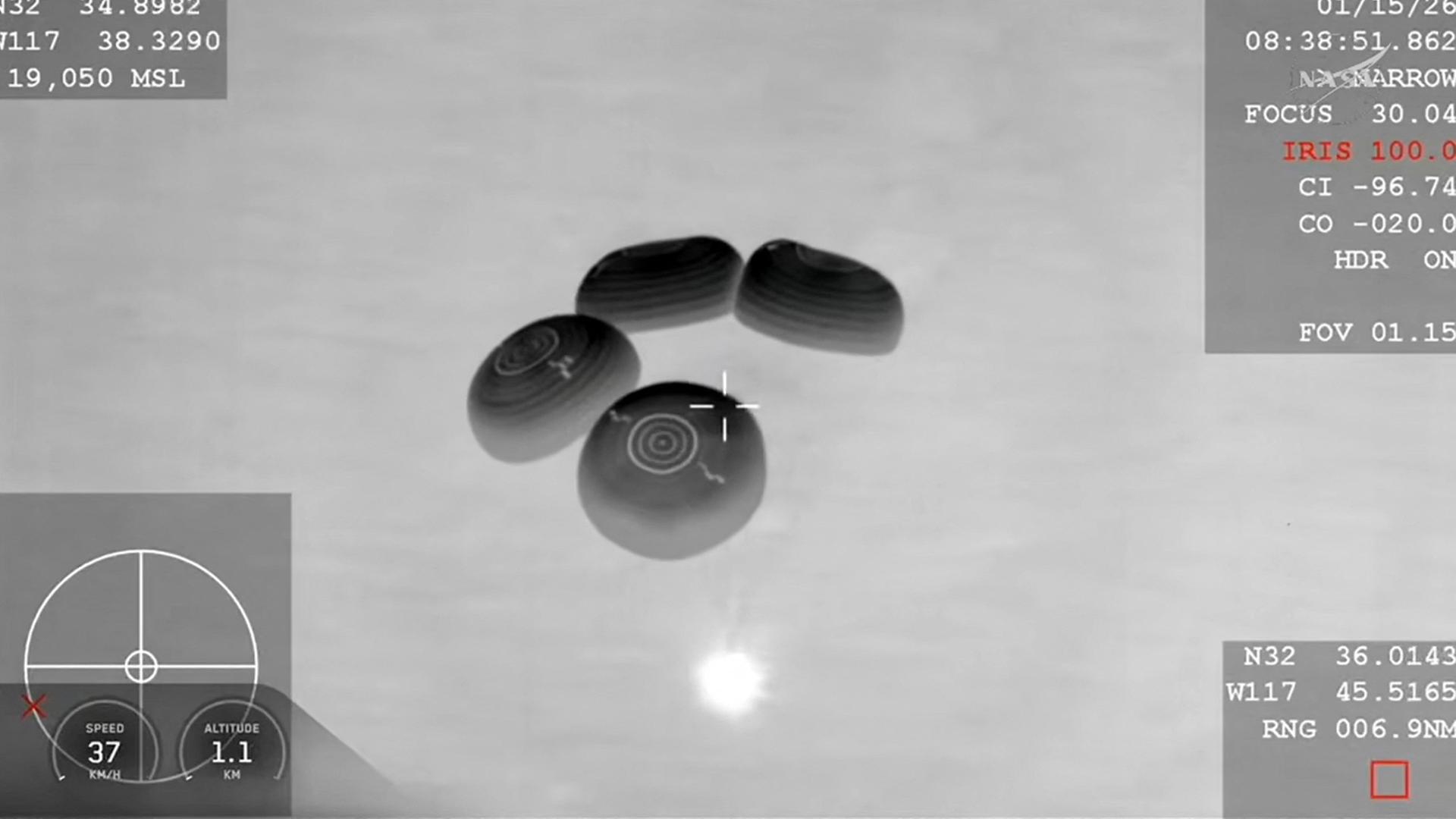 raumschiff spacex crew dragon endeavour 100