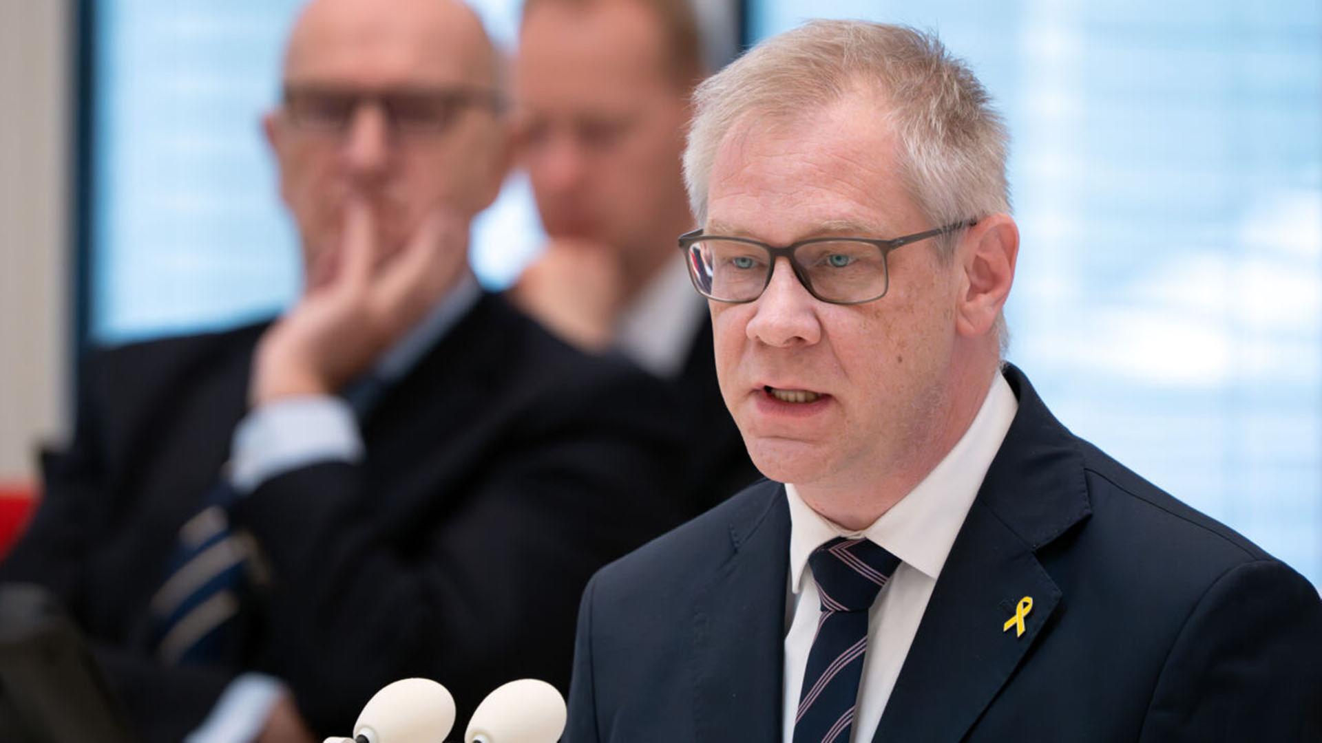 rbb audio rbb24 inforadio 04 01 2026 patrik buchmueller 100