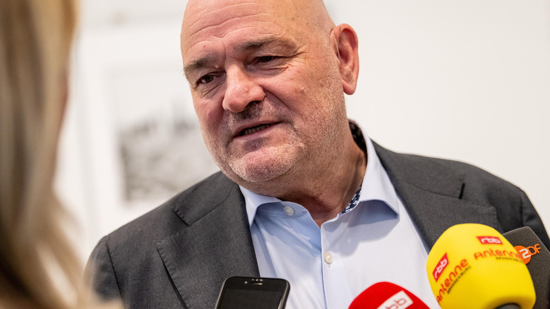 rbb video rbb24 um6 05 01 2026 michael schon 100