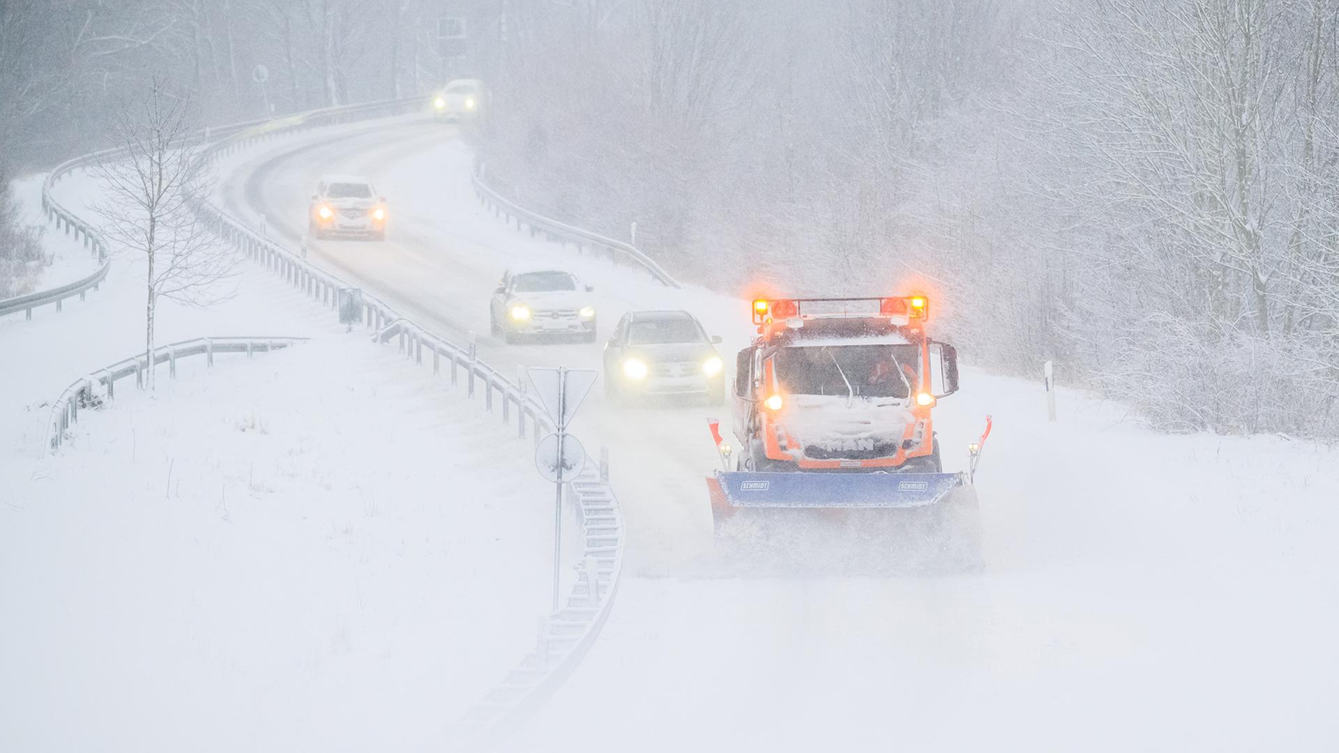 schnee raeumfahrzeug 100