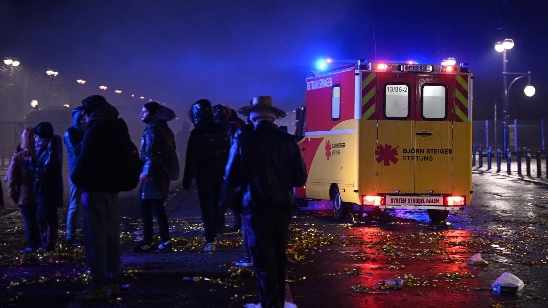 silvester berlin rettungswagen 100