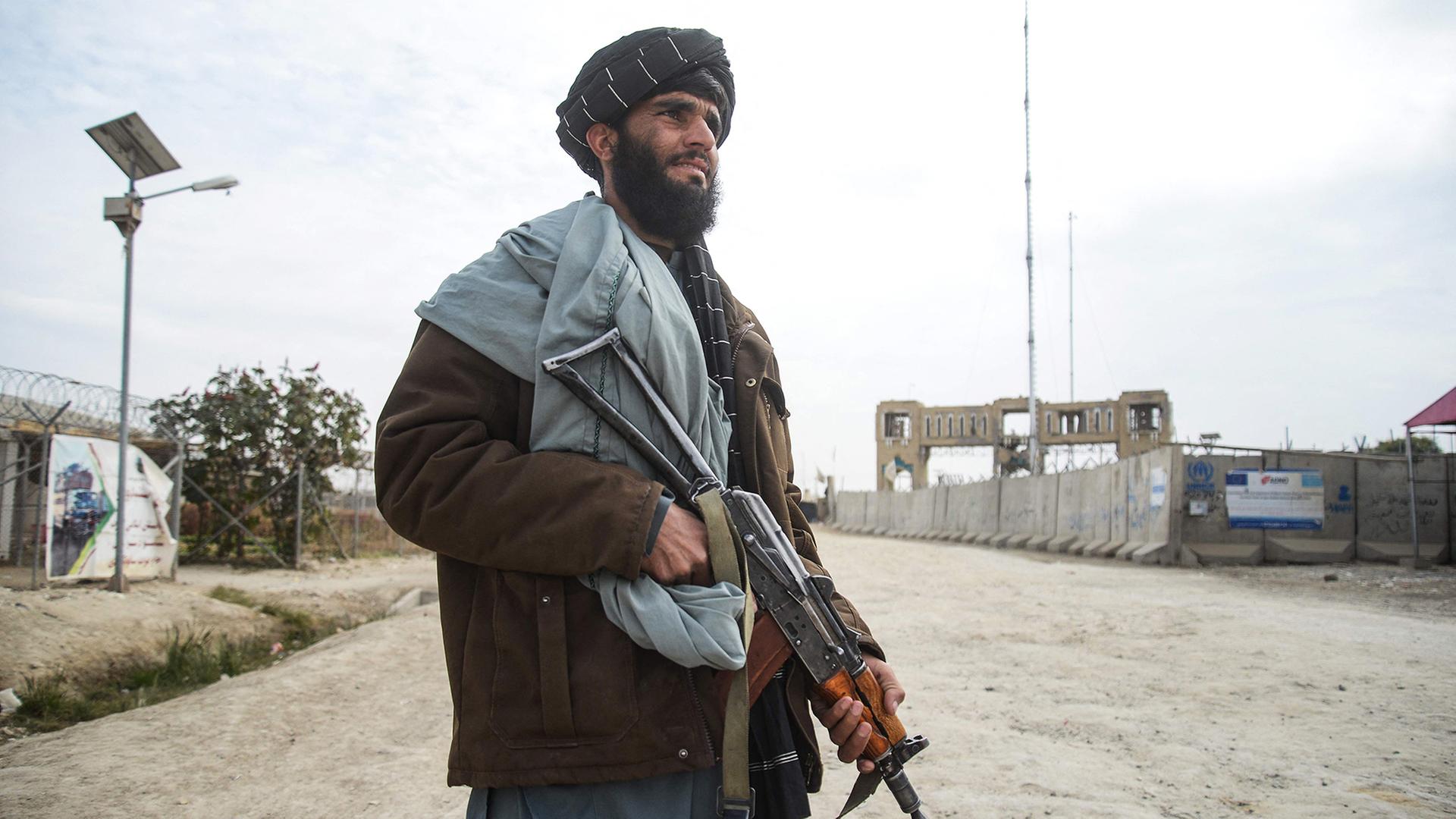 taliban machinengewehr 100